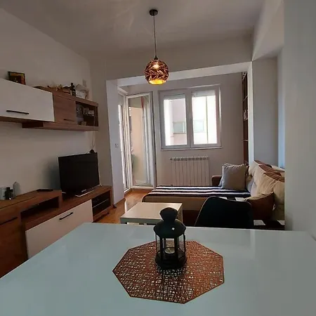 Apartament New In *